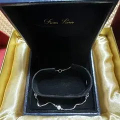 シルバー ブレスレット 3つの装飾付き