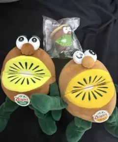 Zespri ゼスプリ キウイブラザーズ ぬいぐるみポーチ 2個セット - メルカリ