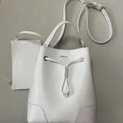 Item thumbnail for item 6adb3375-4ae7-4005-a73b-c3396923212a