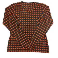 ☆PLUSIV　（株）シバタ　オレンジブロック柄×グレー系 薄手セーター