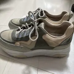 diana スニーカー