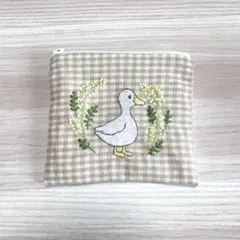 ミモザ　アヒル　刺繍ポーチ