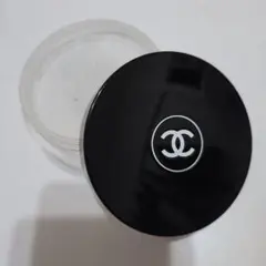 CHANEL POUDRE UNIVERSELLE LIBRE パウダーケース