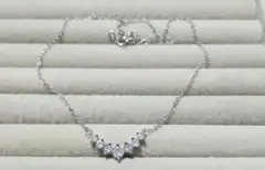 エレガントV字型ネックレス