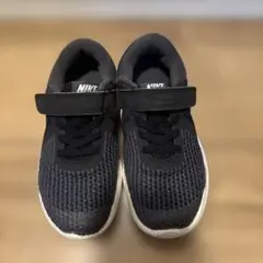 NIKE スニーカー　18.5cm レボリューション4 PSV