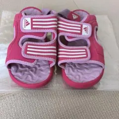 adidas ピンク サンダル