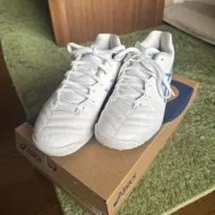 asics ジュニア　サッカートレーニングシューズ　22.5㎝