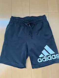adidas アディダス　ハーフパンツ　サイズ140