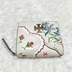 Tory Burch 本革 二つ折り 財布 白 刺繍 花柄 ゴールドのサムネイル
