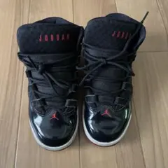 Jordan ブラック/レッド スニーカー