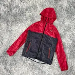 『PUMA』フード付きウインドブレーカー　ジャージ　長袖　ジップアップ　ロゴ　赤