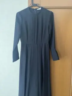 CELFORDネイビー 長袖プリーツワンピース　36