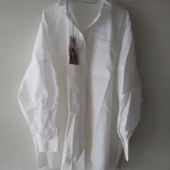 °.·新品 未使用 しまむら ホワイトBIGシャツ·.°のサムネイル