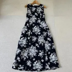 花柄ノースリーブワンピース　ジャンパースカート
