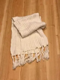 ホワイト ニットマフラー