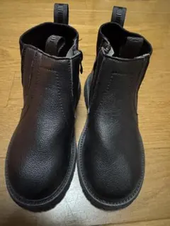 黒 ジッパー付き チェルシーブーツ