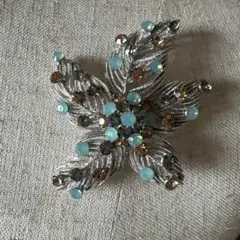 ❣美品　エレガントな葉デザインのブローチ　ペンダント　☝˃̵͈̑ᴗ˂̵͈̑❤