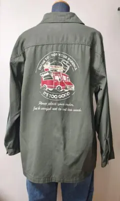 バックプリント　襟付きシャツ