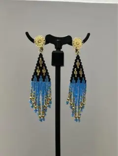 ネイティブ風　フリンジ　デリカビーズ　ピアス　イヤリング