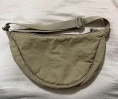 ユニクロ　ラウンドミニショルダーバック