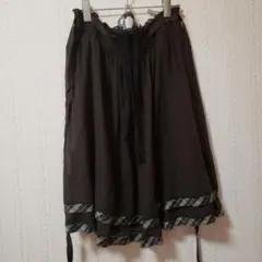 バーバリー・ブルーレーベルダークブラウン フレアスカート チェック柄裾