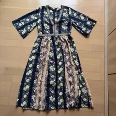 CHILLE 花柄 シフォン　ロングワンピース Vネックのサムネイル