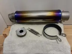 汎用 チタン サイレンサー 60.5 全長400mm φ85 重低音 汎用 チタン サイレンサー 60.5 全長400mm φ85 重低音 - メルカリ