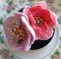 No.588 手作り　花のブローチ