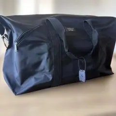 黒いナイロンボストンバッグ