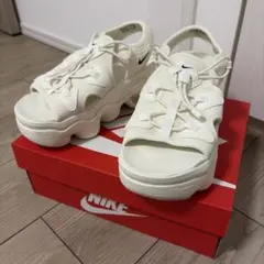 NIKE エアマックス ココ クリーム