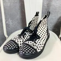 Dr.Martens　ハイカットスニーカー　ベージュ　ブラック　ドット　スタッズのサムネイル