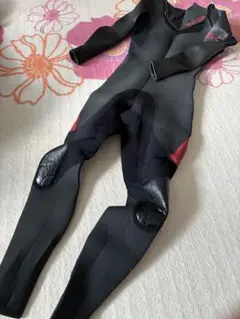 Delphiブラック/レッド ウェットスーツ