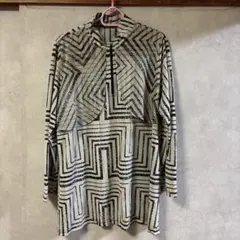 幾何学模様 長袖トップス ベージュと黒