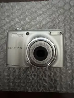 Nikon COOLPIX L23 シルバー デジタルカメラ 本体のサムネイル