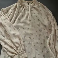 earth 花柄 長袖ブラウス Fサイズ クリーム