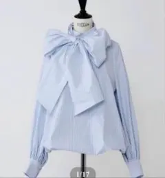 お値下げ美品heve へイヴ クロスラッフルブラウス CROSS RUFFLE heveヘイヴ クロスラッフルブラウス CROSS RUFFLE BL