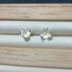 シルバー 花形ピアス