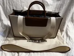CHARLES&KEITH itzy コラボ バッグのサムネイル