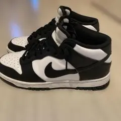 Nike ブラック/ホワイト middleカットスニーカー