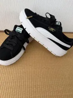 PUMA SUEDE 厚底スニーカー ブラック23.5