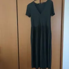 ZARA　Sサイズ　半袖　黒　プリーツワンピース