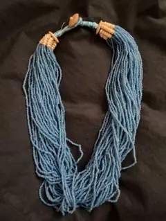 ネックレス　青色ビーズ　多重巻き