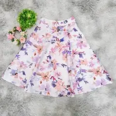 美品 【リランドチュール】 膝丈スカート フレアスカート 花柄 裏地あり 可愛い