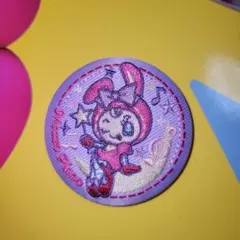 ナルミヤキャラクターズ　刺繍缶バッジビスケット　メゾピアノ　ベリエちゃん