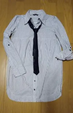 美品ネクタイロング丈ストライプシャツ INGNI ブラウス ロールアップ