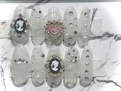 現品　ネイルチップ  宮廷風ホワイト系パールダイヤモンド