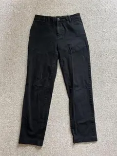 MUJIのブラック スリムフィット スラックス