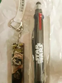STAR WARS ボールペンとキーホルダーセット