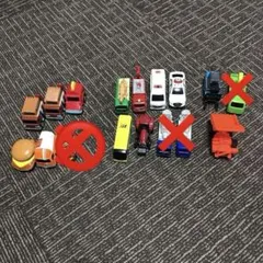 マクド　　トミカ ミニカー　チョロQ 14台セット