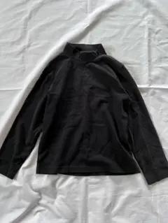 黒 ハイネック 長袖カットソー